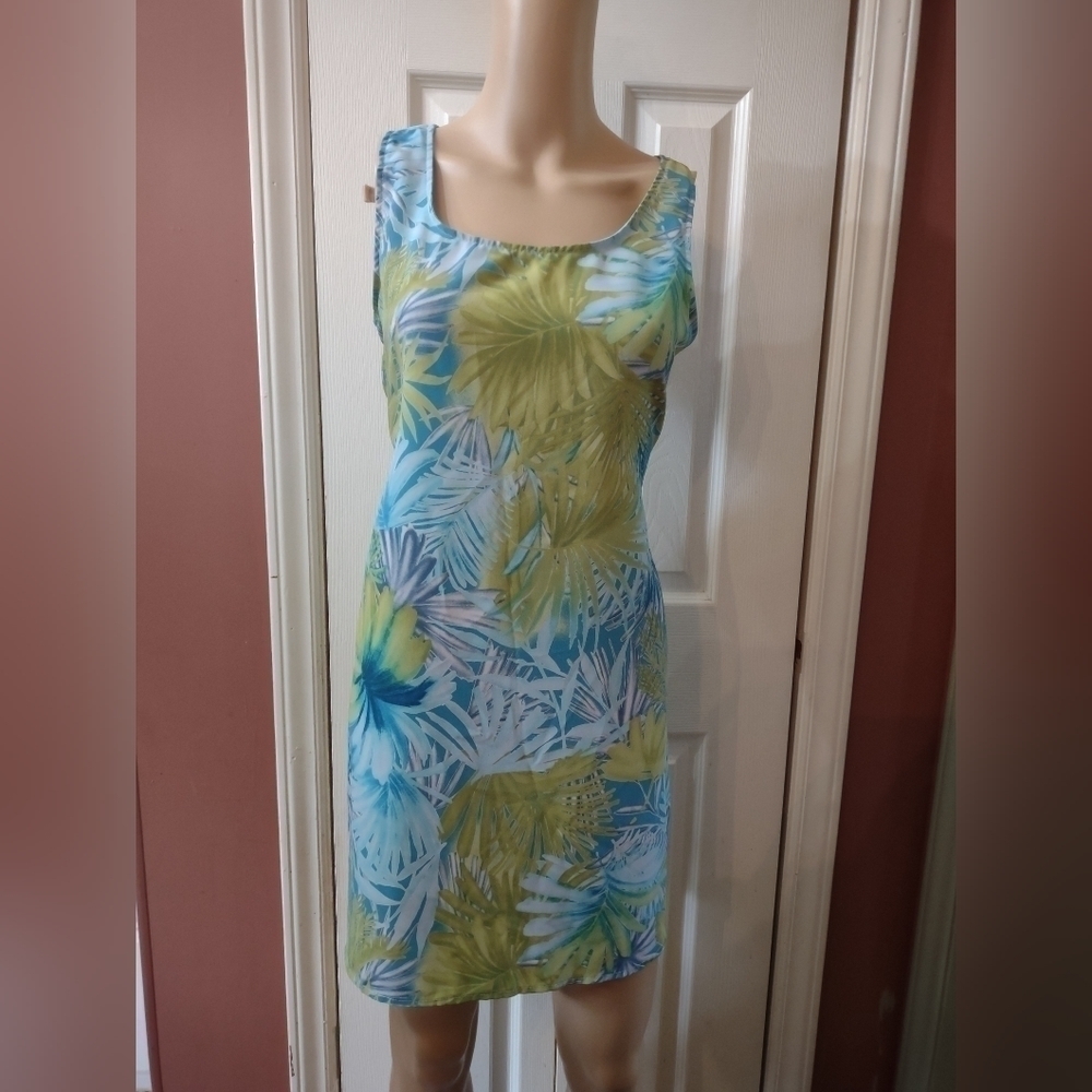 La Belle women's size small dress tie back